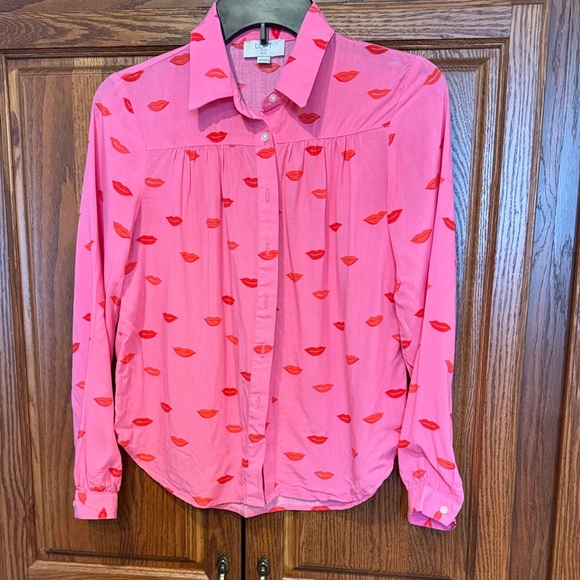 LOFT Tops - LOFT Pink Blouse with Red Lips Pattern